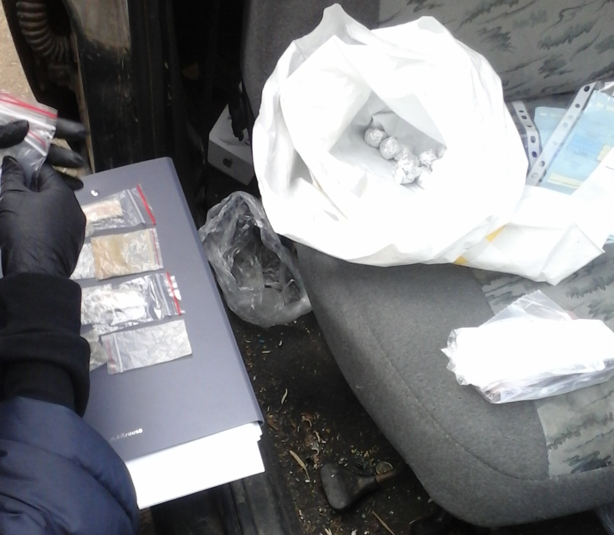 46 пакетов с белым порошком нашли у пьяного водителя в Кстове - фото 1