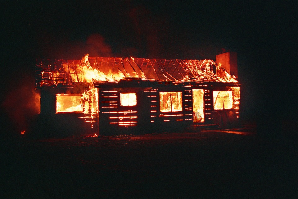 В Навашине жилой дом площадью 120 кв.м сгорел дотла - фото 1