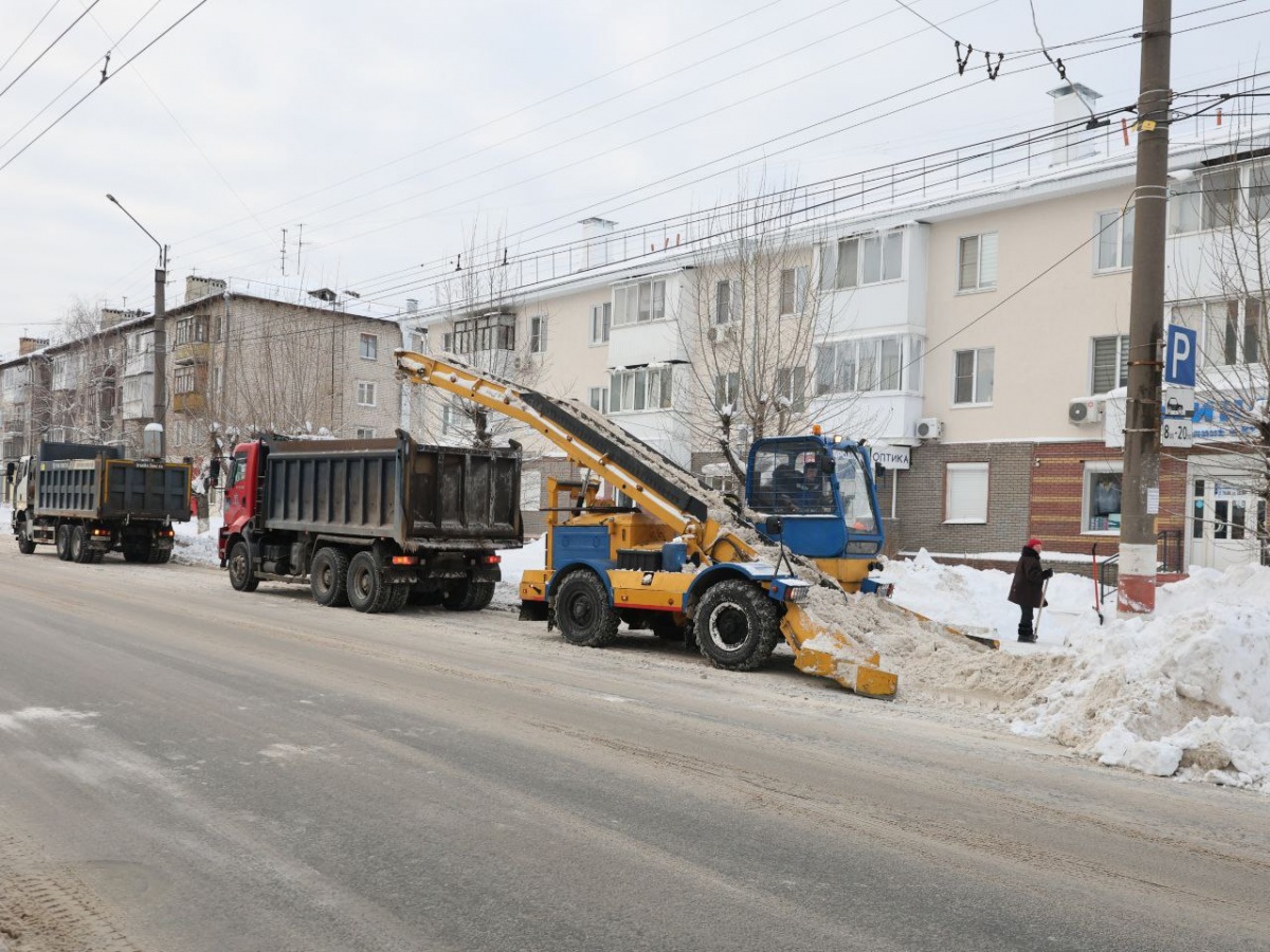 Вывоз снега ежедневно контролируется в Дзержинске - фото 1