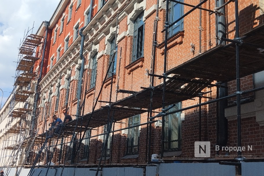 Фасад реставриуют на здании &laquo;Нижполиграфа&raquo; на улице Варварской - фото 1