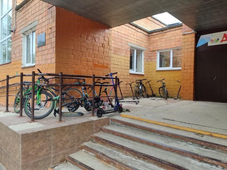 Депутат Гриневич помогла с созданием парковки велосипедов в нижегородской школе - фото 2
