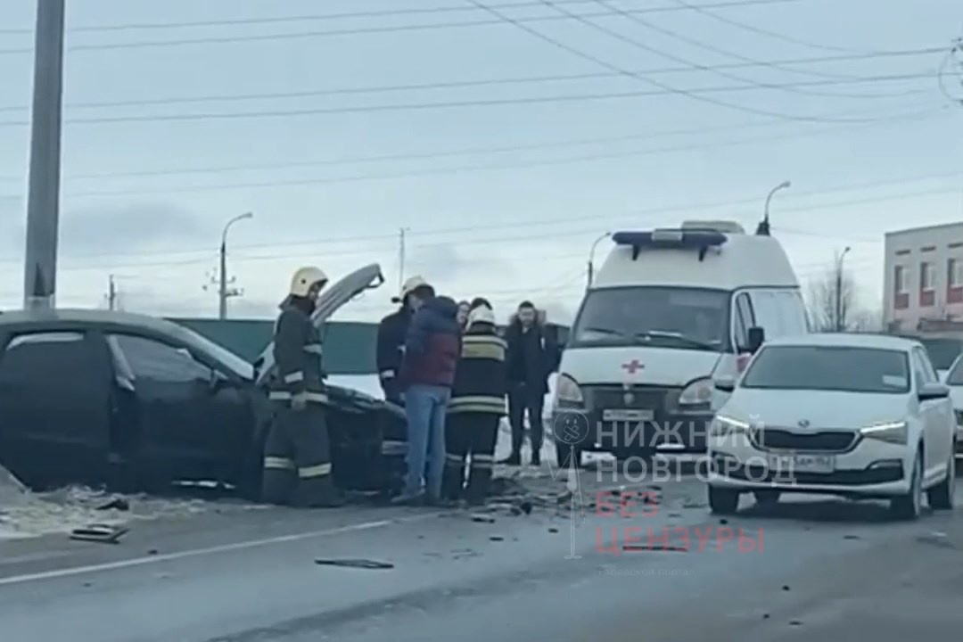 Три автомобиля столкнулись на Ржавской горе: пострадала женщина - фото 1