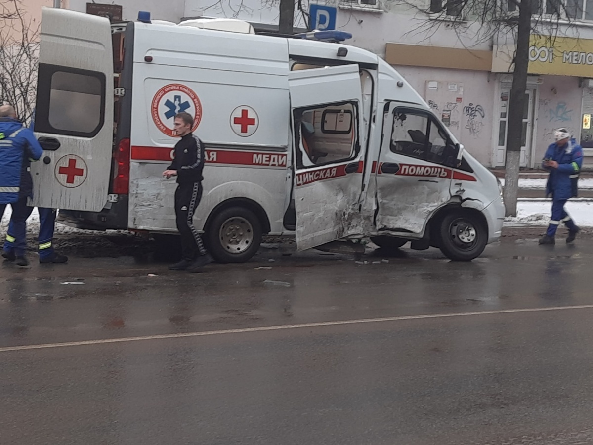 Число пострадавших в ДТП со скорой в Дзержинске выросло до пяти - фото 1