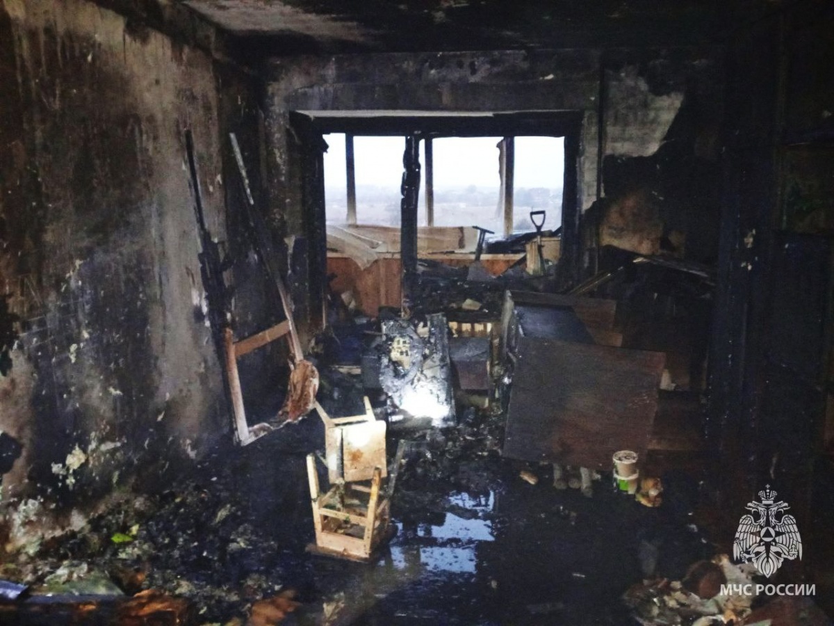 Мужчина погиб на пожаре в многоквартирном доме в Кстовском районе - фото 1