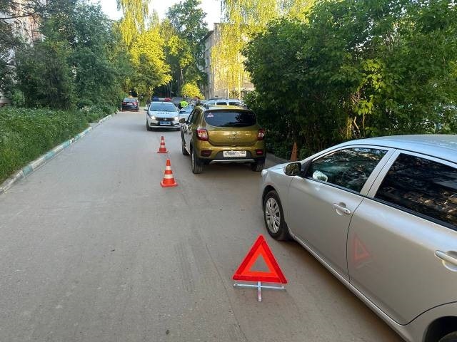 Автомобиль сбил 6-летнего ребенка во дворе дома в Нижнем Новгороде - фото 1