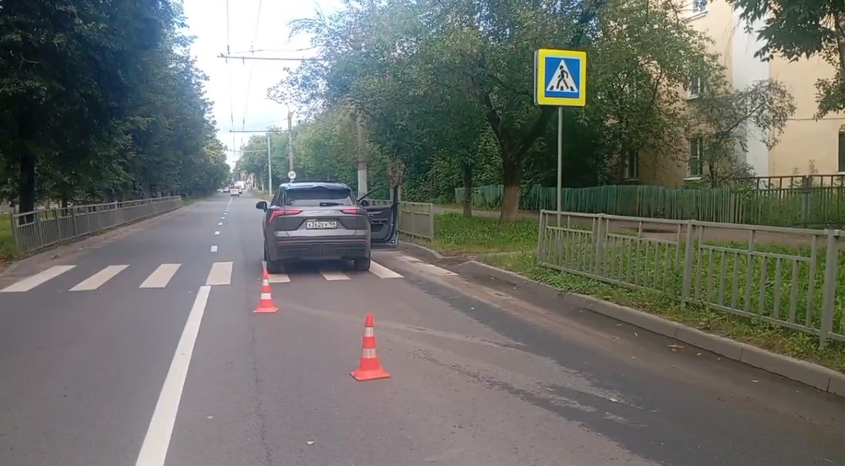 Водитель иномарки сбил 70-летнего пешехода на переходе в Нижнем Новгороде - фото 1