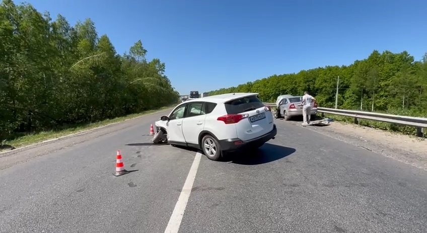 Водитель уснул на трассе в Нижегородской области: три человека пострадали
