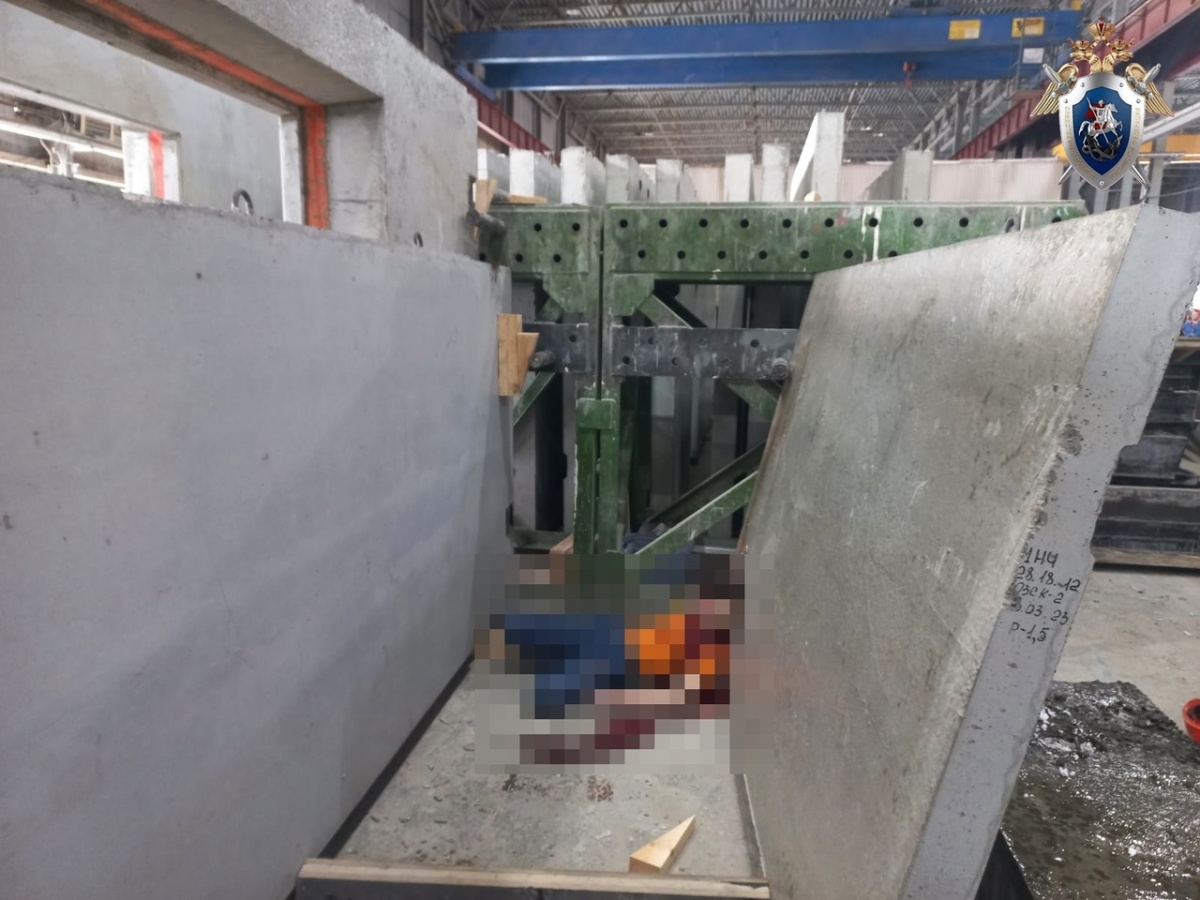 Рабочего завалило насмерть железобетонными плитами в Автозаводском районе - фото 1