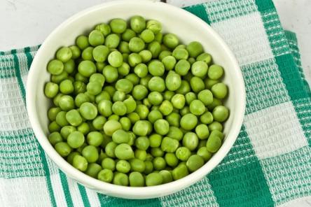 Росконтроль назвал марки зеленого горошка, которые опасно добавлять в новогоднее оливье