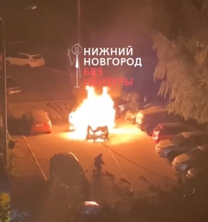 Появилось видео возгорания автомобиля в Советском районе - фото 1