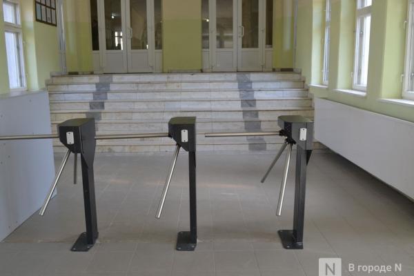 &laquo;Бдительность надо соблюдать всегда&raquo;: как охраняют детей в нижегородских школах 