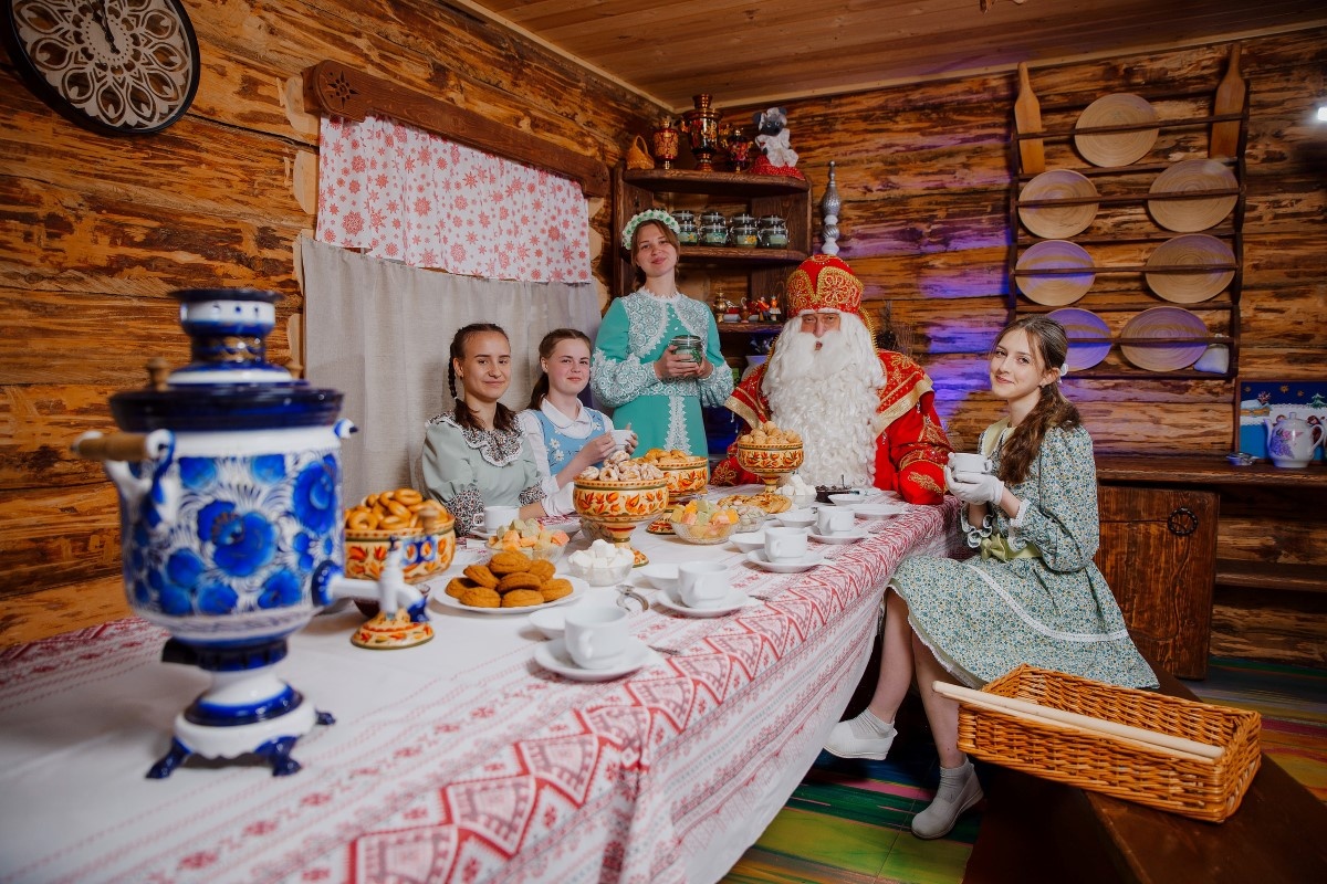 Расскажи, Снегурочка: в России вновь заработала горячая линия Деда Мороза и его помощников - фото 1