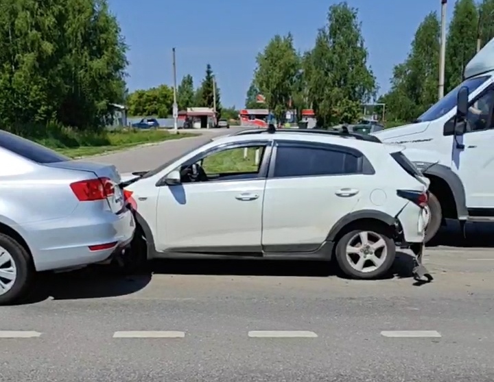 Два человека пострадали в массовом ДТП в Нижегородской области - фото 1