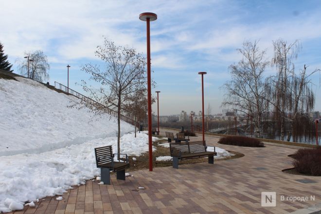 Трещит по швам: как выглядит центр Нижнего Новгорода после аномальной зимы — фоторепортаж - фото 125