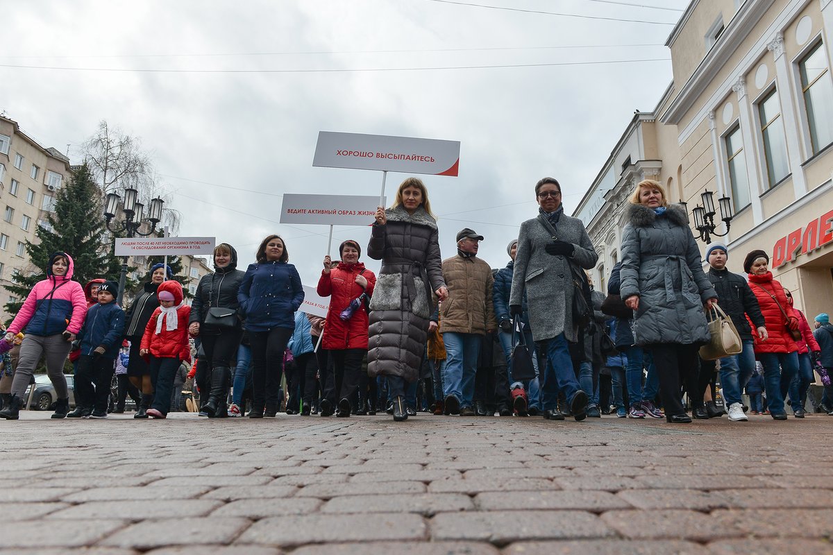 Почти 400 нижегородцев прошли бесплатные обследования в День здоровья - фото 1