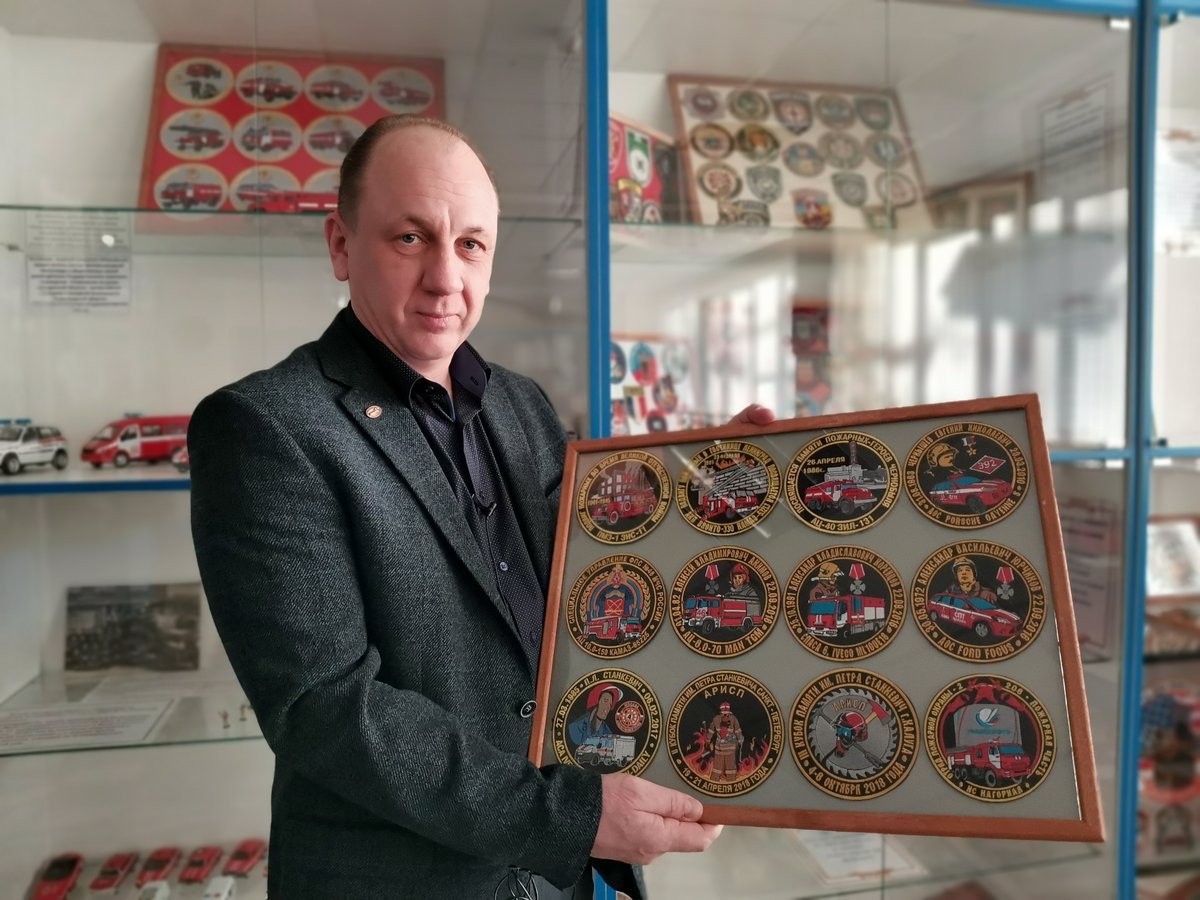 Кстовский сигнуманист представил нижегородцам лучшие экспонаты своей коллекции пожарных шевронов - фото 4