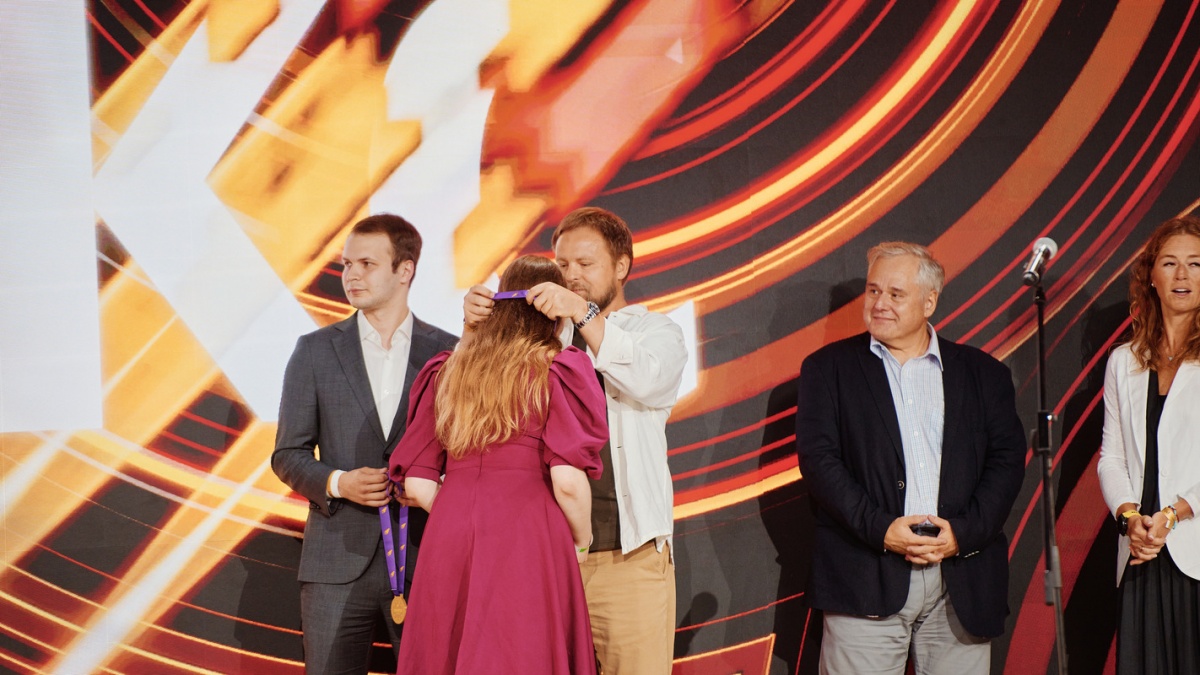 Ректор Мининского университета наградил лучших студентов России - фото 1