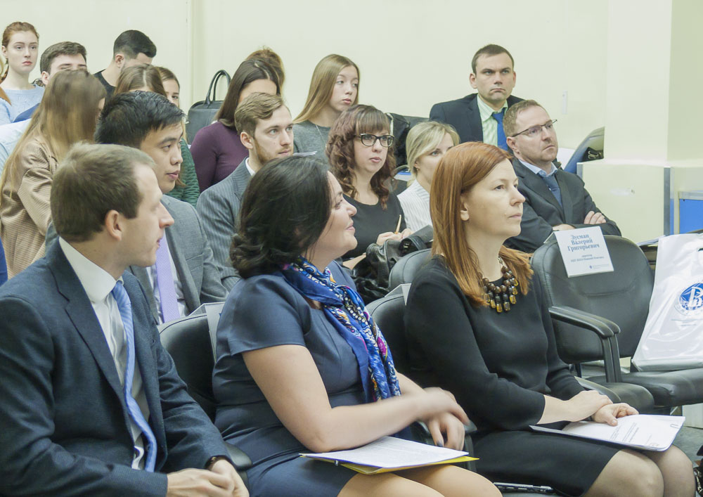 Елизавета Солонченко представила нижегородским студентам проект &laquo;Умные остановки&raquo; - фото 2