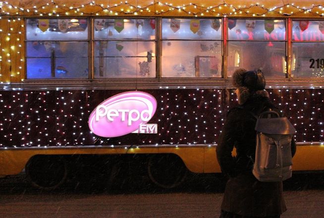 По Нижнему Новгороду начал ходить новогодний трамвай - фото 7