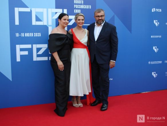 Знаменитости здесь: фоторепортаж с открытия &laquo;Горький fest&raquo; в Нижнем Новгороде - фото 98