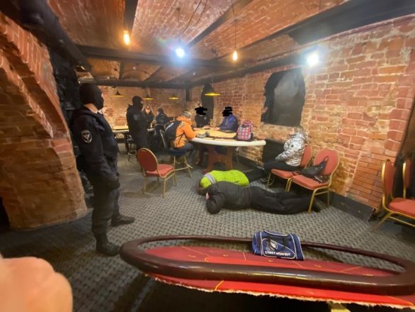 Незаконный игорный клуб обнаружен в центре Нижнего Новгорода - фото 6