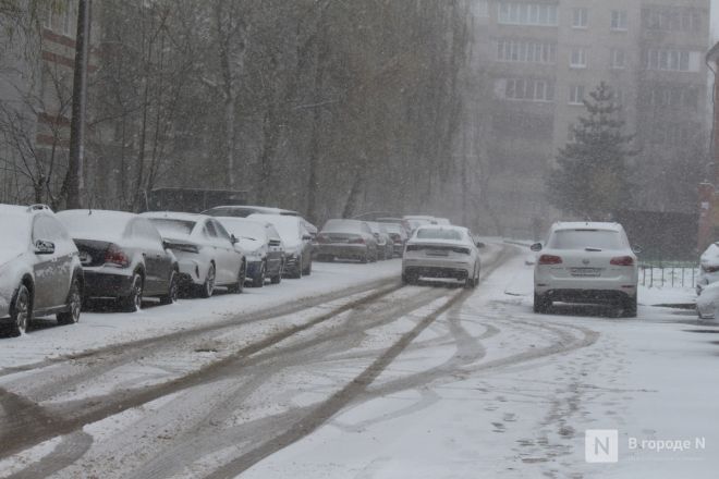 Апрельский апокалипсис в Нижнем Новгороде: фоторепортаж с улиц, заваленных снегом - фото 24