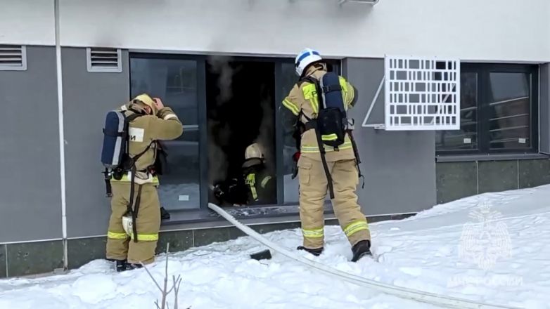 Офисное здание загорелось на улице Горького в Нижнем Новгороде - фото 3