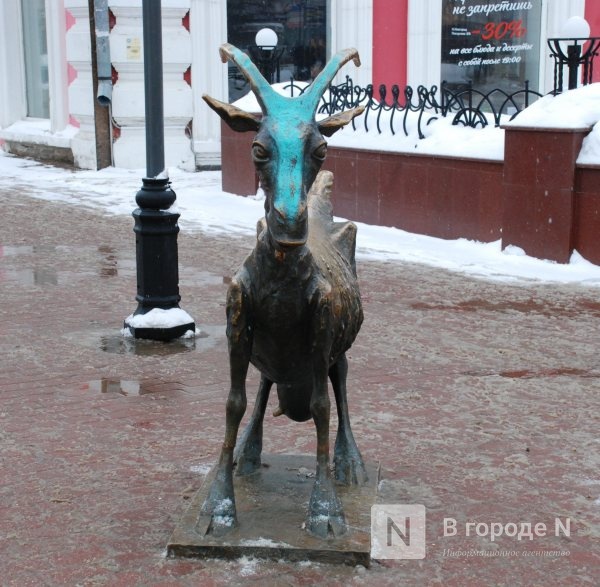 Сломанные руки и отбитые уши: нижегородские скульптуры страдают от вандалов - фото 12