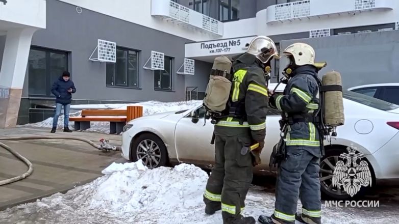 Офисное здание загорелось на улице Горького в Нижнем Новгороде - фото 6