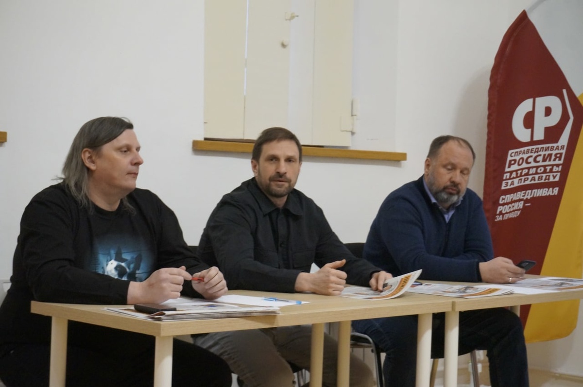 Дмитрий Кузнецов представил избирателям отчет о своей деятельности - фото 1
