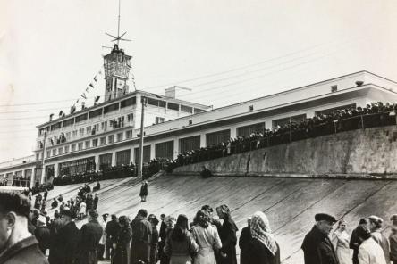 Жизнь до синего забора: какой была Нижневолжская набережная &mdash; история и архивные фото