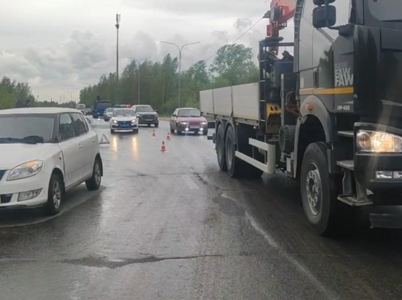 Девочка-подросток пострадала в ДТП на Бору - фото 1