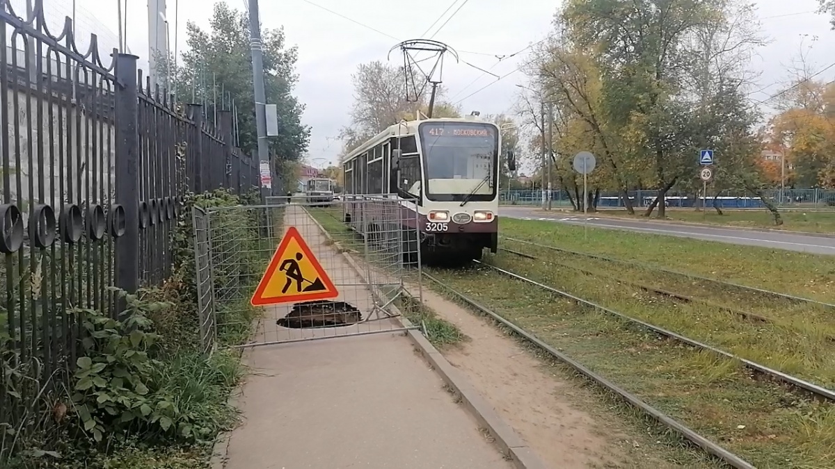 Трамвай сбил обходившую провал нижегородку - фото 2