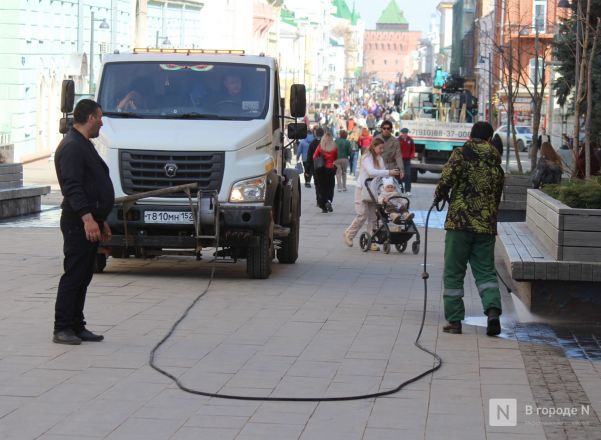 Трещит по швам: как выглядит центр Нижнего Новгорода после аномальной зимы — фоторепортаж - фото 28